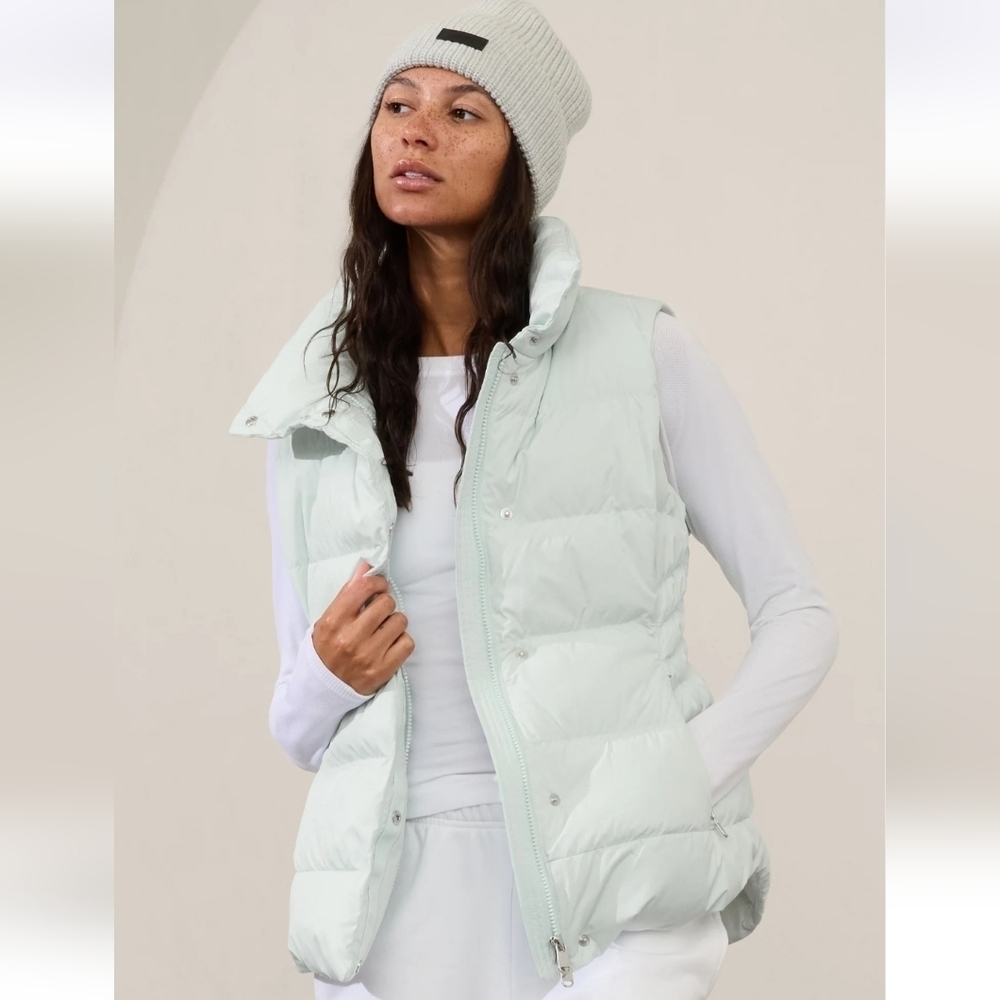 NWT Athleta Gilet Downtown Waterproof Down Filled Vest - Sz - Med
